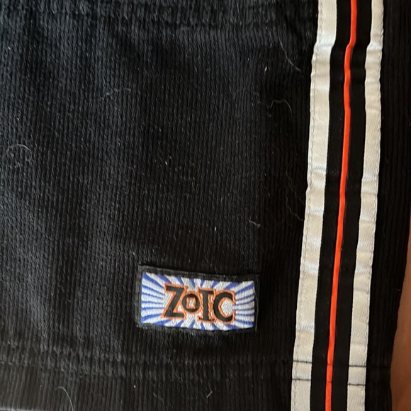 ZOIC Men’s size small mountain cycling shorts. (Unisex really). - Picture 2 of 4
